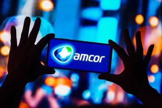Is Wall Street Bullish or Bearish on Amcor Stock?