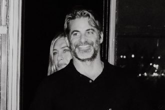 Jennifer Aniston Declares Love For Boyfriend Jim Curtis With PDA