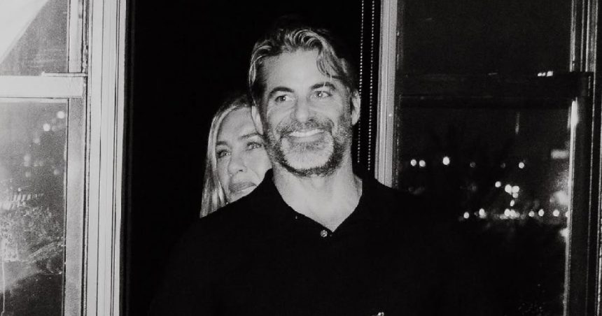 Jennifer Aniston Declares Love For Boyfriend Jim Curtis With PDA