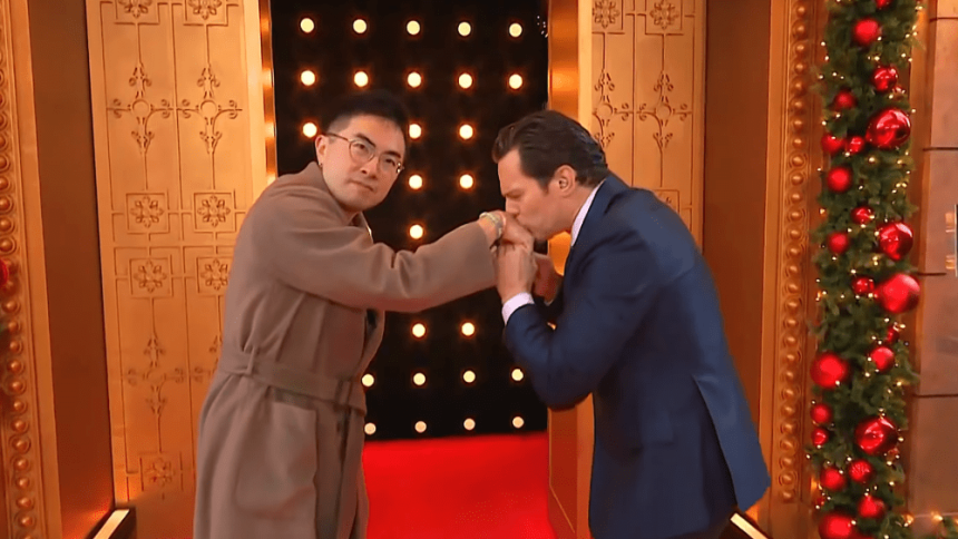 Jonathan Groff Smooches Bowen Yang