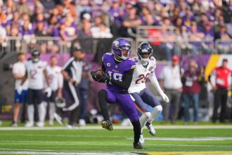 Justin Jefferson meltdown on sidelines goes viral as Vikings WR slams helmet on table amid J.J. McCarthy struggles vs. Bears