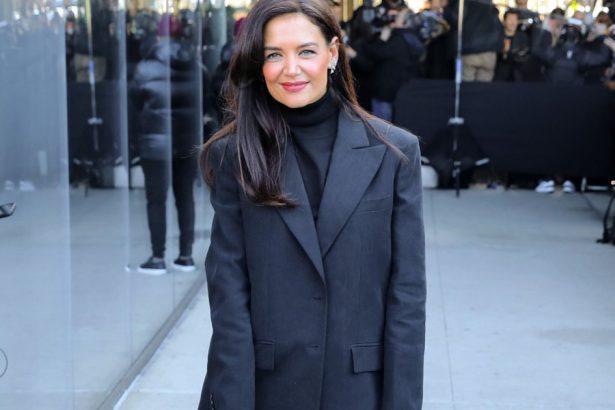 Katie Holmes’ 5 Curved Crossbody Style Is Trending Right Now