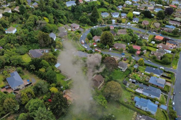 Loud ‘bang’ wakes man to kitchen fire in Wakari