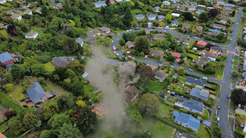 Loud ‘bang’ wakes man to kitchen fire in Wakari