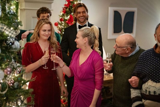 61 Thoughts I Had While Watching ‘A Merry Little Ex-Mas’ on Netflix
