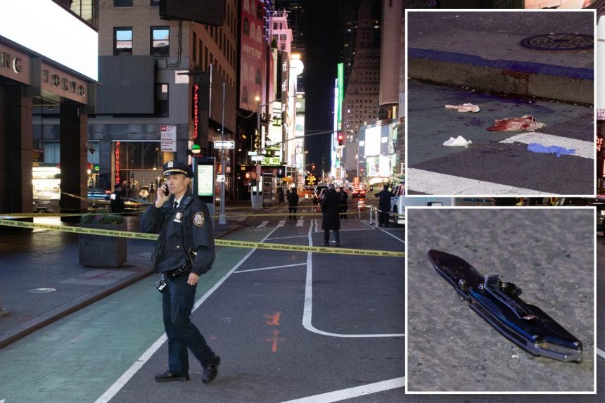 Man beaten with baseball bat, fatally stabbed near Times Square: cops