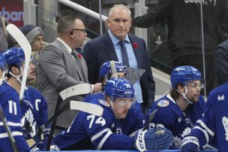 Maple Leafs fans irate as team squanders 2-goal lead in 4-2 loss to Capitals