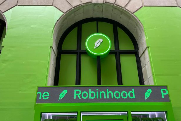 Robinhood enters the mortgage space with discounted rates and money toward closing costs