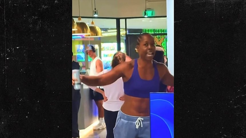 Singer Tish Hyman Says She Was Booted From Gold’s Gym Over Complaint About Man In Women’s Locker Room