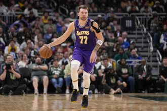 “Slovenian Jesus” – NBA Fans Go Wild as Luka Doncic Casually Swishes One Hand Full Court Shot at Lakers practice