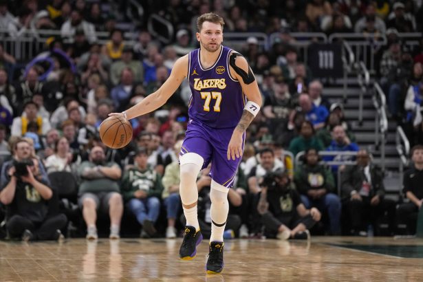“Slovenian Jesus” – NBA Fans Go Wild as Luka Doncic Casually Swishes One Hand Full Court Shot at Lakers practice