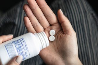 There’s a Hidden Danger in Swallowing Pills, Expert Warns : ScienceAlert