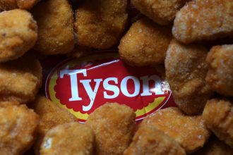 Tyson Foods to close Nebraska plant as it faces 0 million loss in beef business