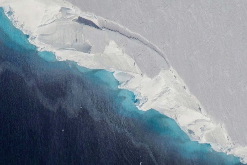 Undersea ‘storms’ are melting the ‘doomsday’ glacier’s ice shelf
