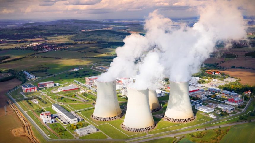 Vistra Misses Revenue by 19% but Doubles Down with  Billion Buyback