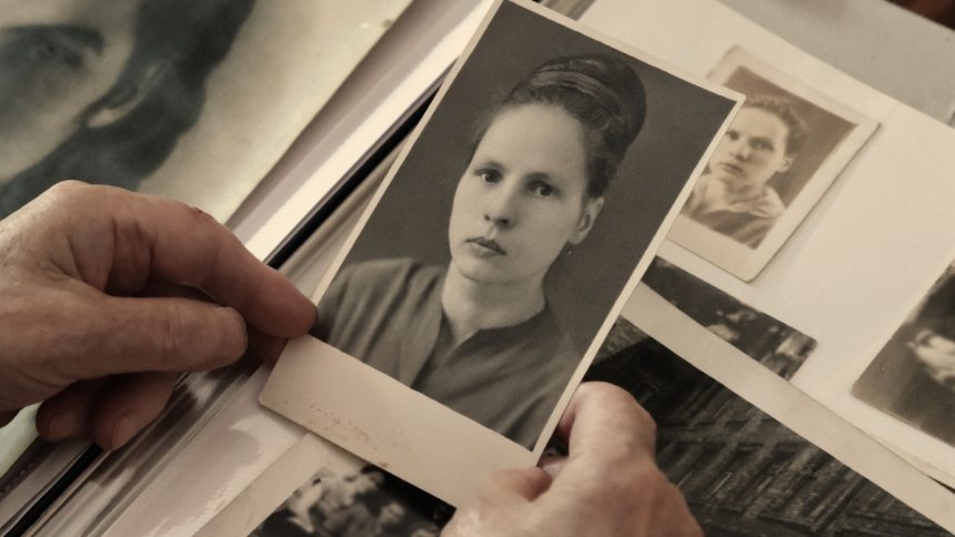 We May Now Know Why Alzheimer’s Erases Memories of Our Loved Ones : ScienceAlert