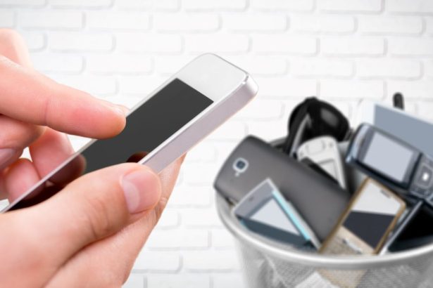 What To Do With a Cell Phone When It Dies