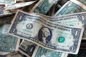 Why Index Funds and ETFs Are Good for Retirees