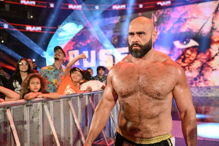 Why do wrestlers think they can just lie on camera all the time lmao