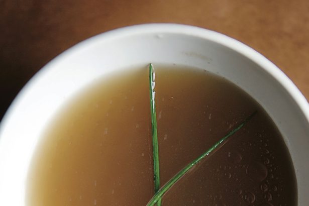 The Detox Broth to Try for an End-of-Year Reset