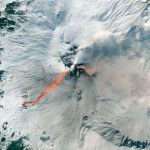 2025’s best photos of the natural world, from volcanoes to icebergs