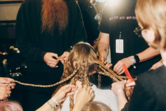 What Your Hair Reveals About Your Health, According to a TCM Doctor