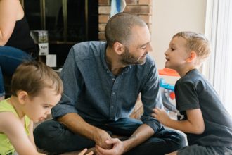 Advocate who offered window on living with brain caner dies at 43