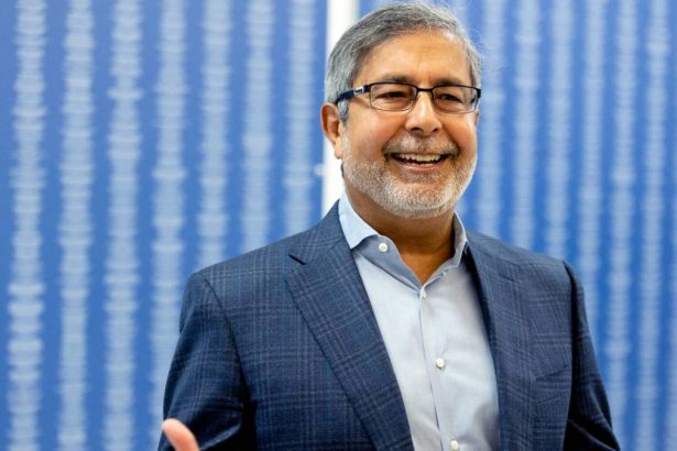 Analyst makes major change to Micron stock price target