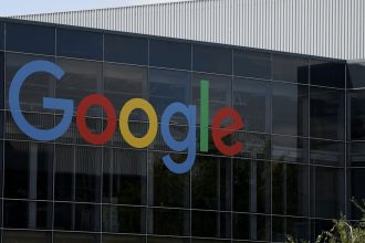 Apple, Google tell workers on visas to avoid leaving the U.S. : NPR