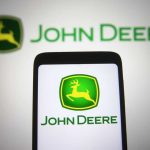 As Trump Takes a Stand Against Deere, How Should You Play the Blue-Chip Dividend Stock?