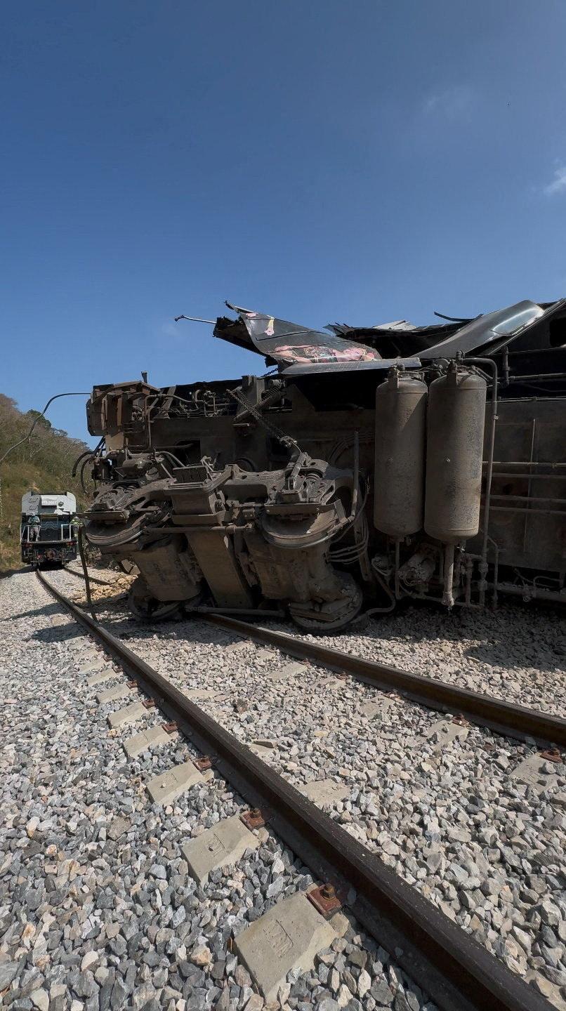 At least 13 dead in Mexican train derailment
