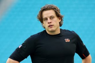 Bengals QB Joe Burrow Gifts Offensive Linemen Authentic Fossils For Christmas