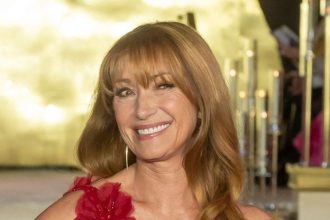 Bond Girl Jane Seymour Reveals She’s Still ‘Very Sexually Active’ at 74