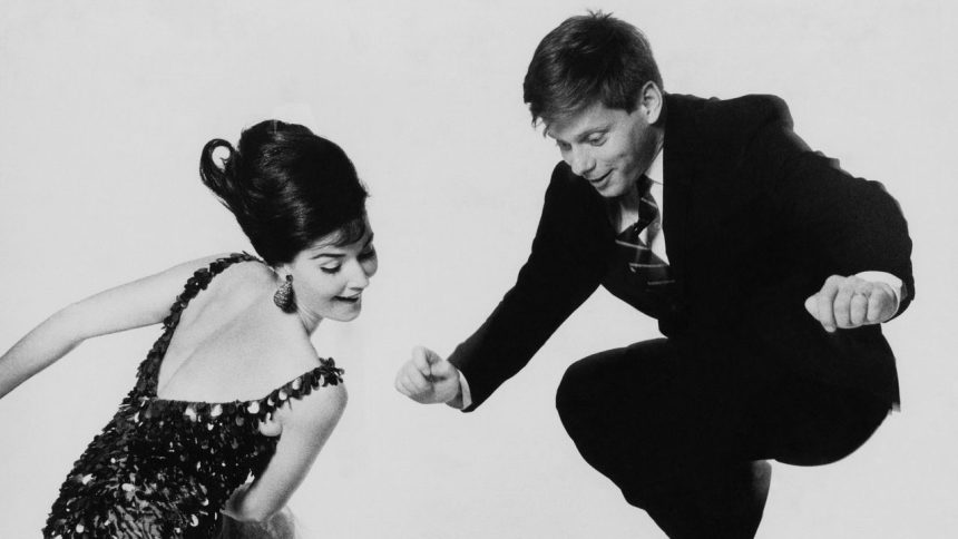 “How to Succeed at Christmas Without Really Crying”—A Holiday Treat From 1961 Vogue