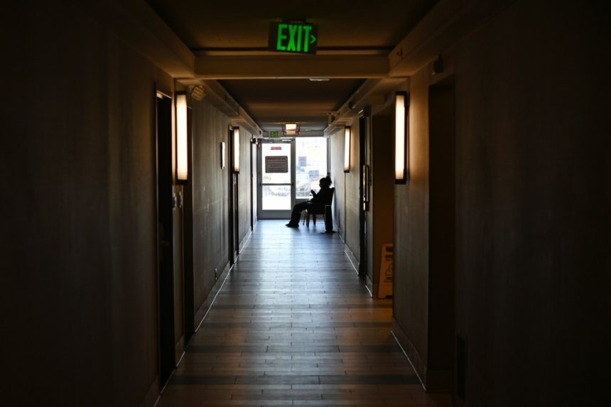 Denver approves contract with nonprofit to run homeless shelter