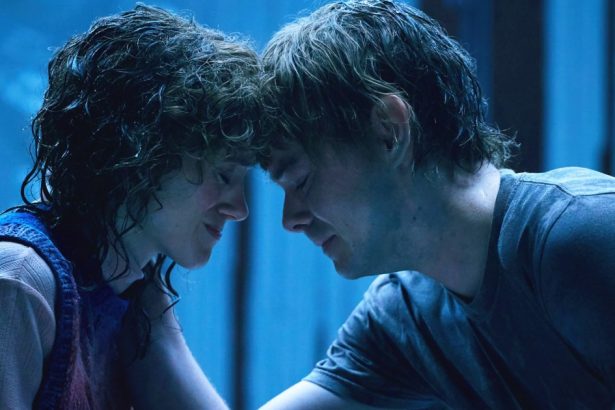 Did Stranger Things’ Nancy, Jonathan Break Up? Proposal Scene Explained