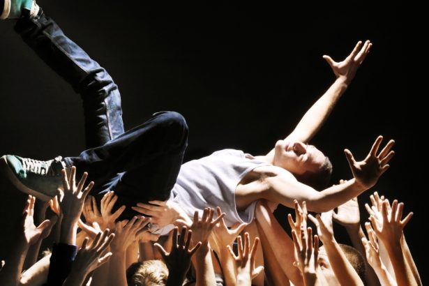 Fame Can Cut Years From a Singer’s Life, Study Reveals : ScienceAlert