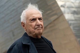 Frank Gehry, Architect Renowned Worldwide For Imaginative Designs , Dies At 96