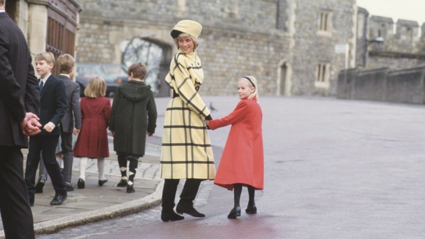 31 Nostalgic Photos of the Royal Family at Christmas