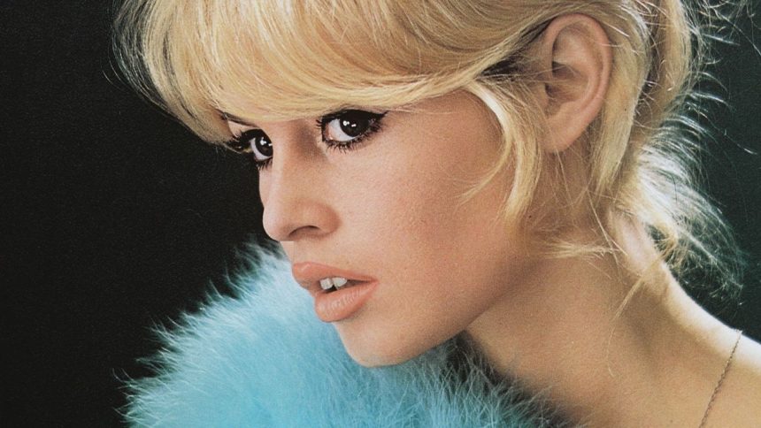 22 Vintage Photos of the Late French Beauty Muse, Brigitte Bardot
