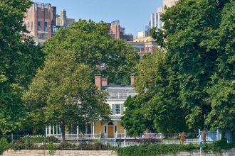 How Will Zohran Mamdani and Rama Duwaji Adjust to Gracie Mansion? Its History Holds Some Clues