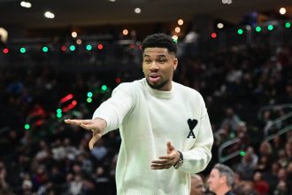 Giannis Antetokounmpo Puts Bucks Under Pressure as They Pursue 2x NBA All-Star