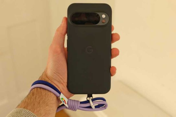 Google Pixel Rope Wristlet Review: A Great Accessory with a Big Problem