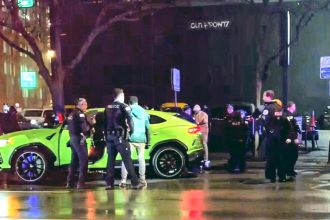 Gunmen fire 50 shots, leaving 1 dead and 3 injured on River North street corner