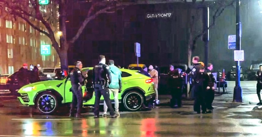 Gunmen fire 50 shots, leaving 1 dead and 3 injured on River North street corner