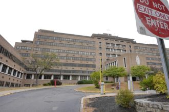 Hospitals owned by REITs more likely to close or go bankrupt