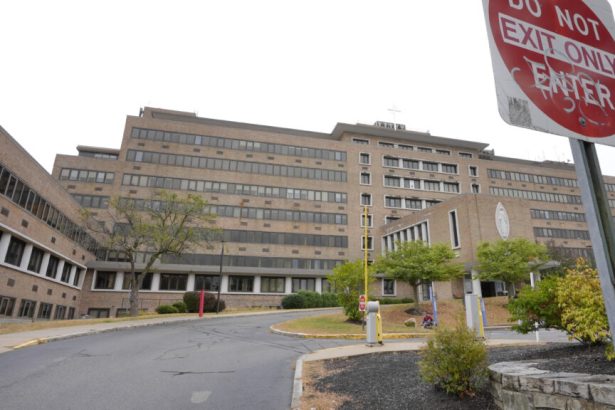 Hospitals owned by REITs more likely to close or go bankrupt