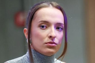 Iga Swiatek stuns in all-black look at World Tennis Continental Cup 2025 Shenzhen Christmas dinner gala