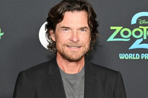 Jason Bateman Reads Reviews, Says Critics Matter