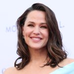 Jennifer Garner’s Winter ‘Maxi’ Coat Look Is Secretly on Amazon
